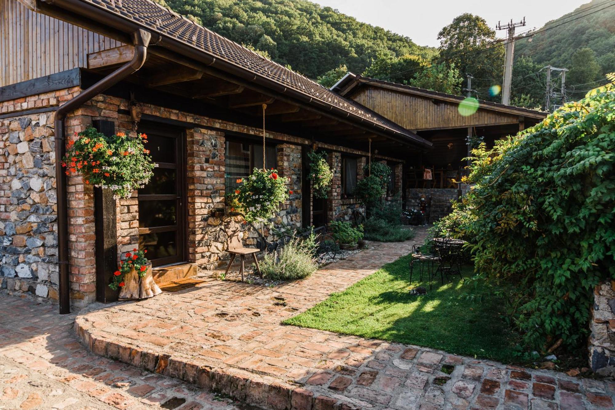 Hotel Casa Soseco Orszowa Zewnętrze zdjęcie